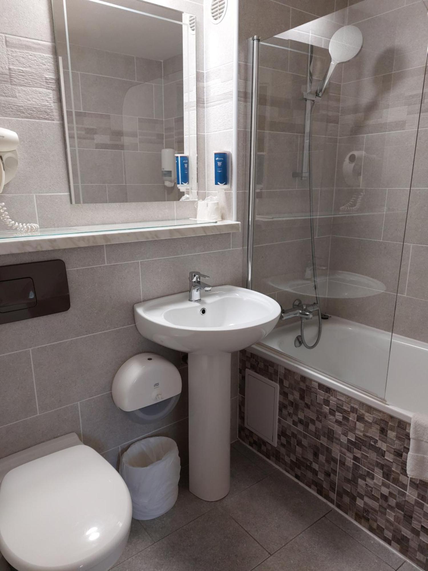 Brit Hotel Bosquet Carcassonne Cite ภายนอก รูปภาพ
